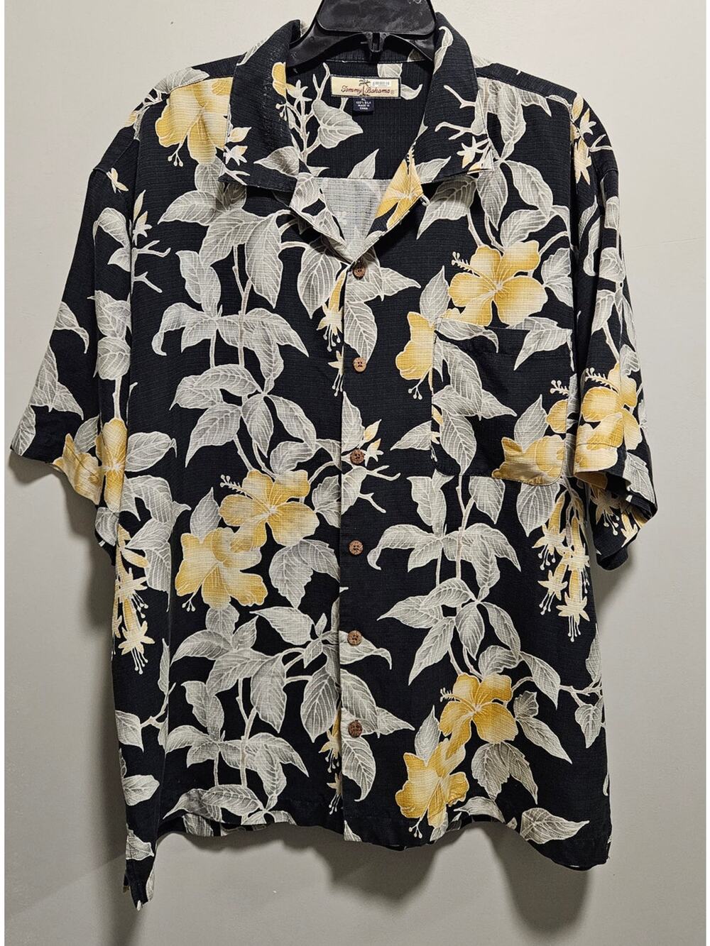 Men's Tommy Bahama 100% Silk SS Button Up Shirt Size XL Black Green Yellow
